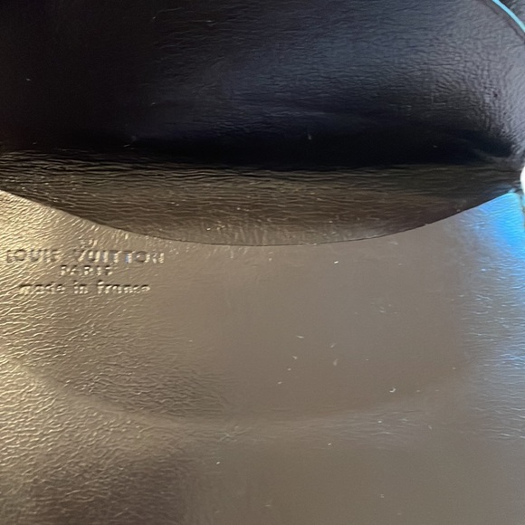 Louis Vuitton pouch - Picture 6 of 7